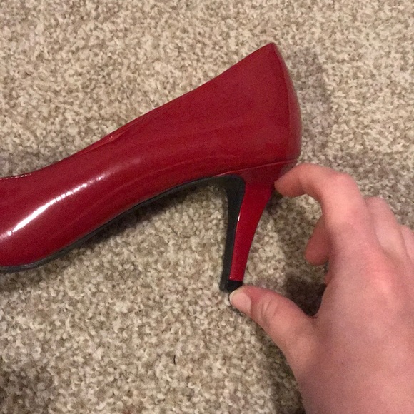 red heels - Picture 3 of 3